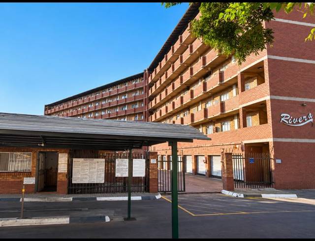 3 BEDROOM APARTMENT FOR SALE IN ZWARTKOP